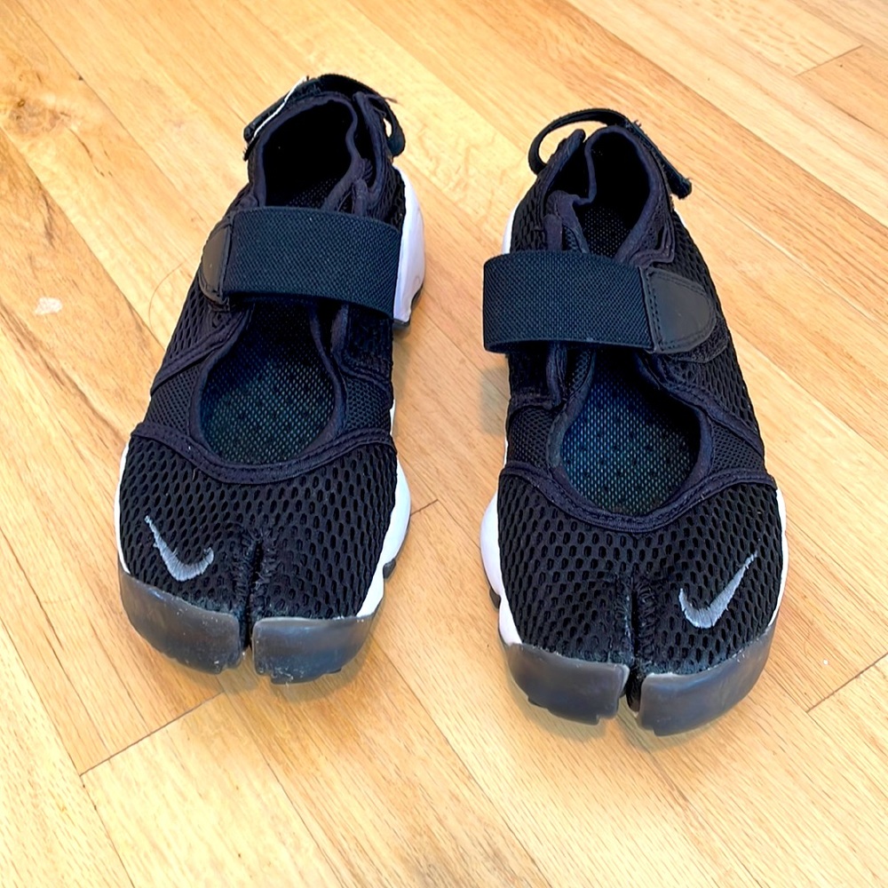 Like NEW Nike Air Rift